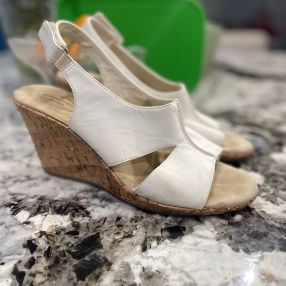 St. John’s Bay Cork Wedge Sandals woman’s size 9.5 - Picture 3 of 14